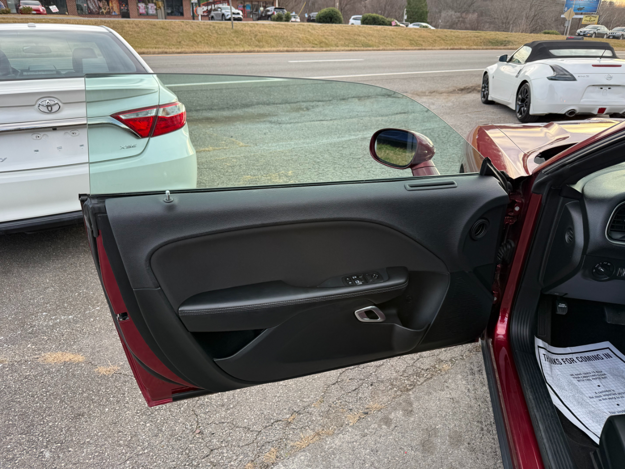 Dodge Challenger SXT RWD 2018