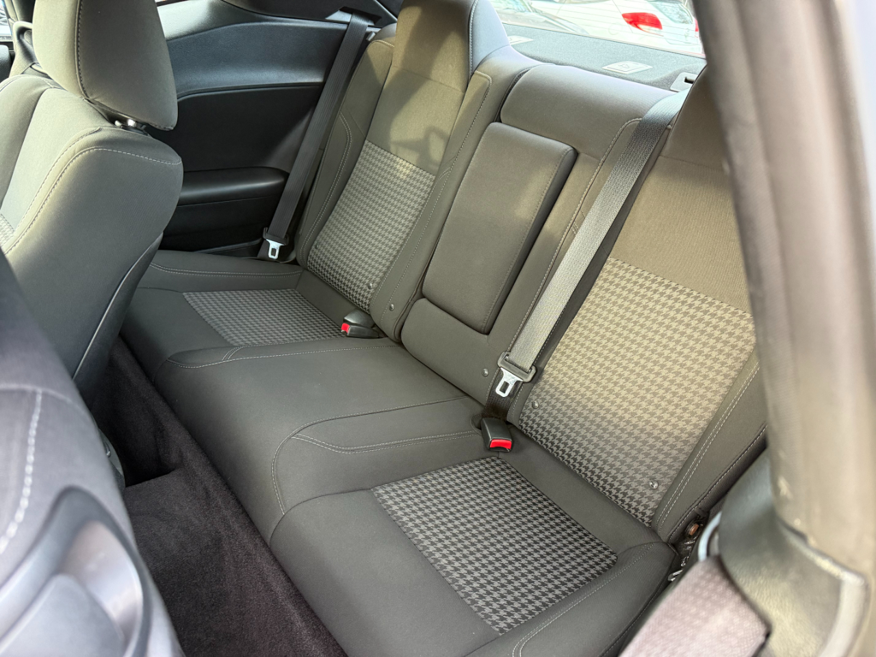 Dodge Challenger SXT RWD 2018