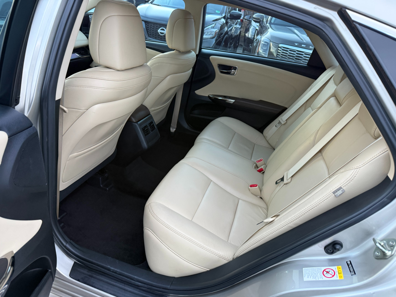 Toyota Avalon 4dr Sdn XLE Premium (Natl) 2016