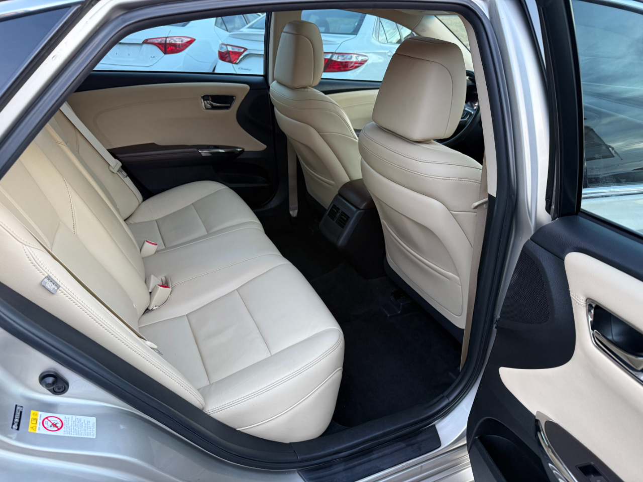 Toyota Avalon 4dr Sdn XLE Premium (Natl) 2016