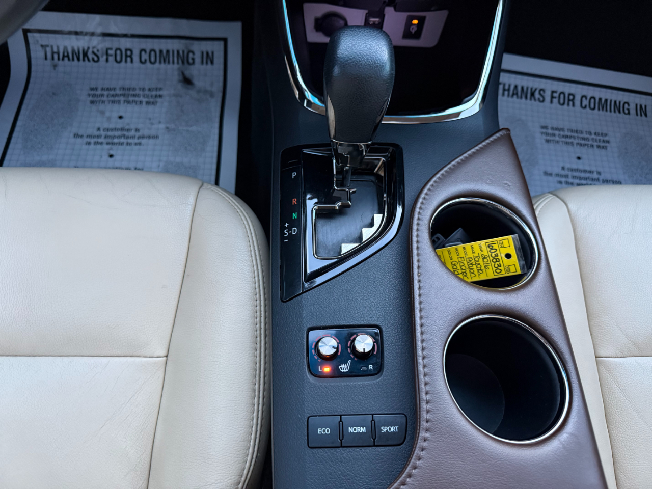 Toyota Avalon 4dr Sdn XLE Premium (Natl) 2016