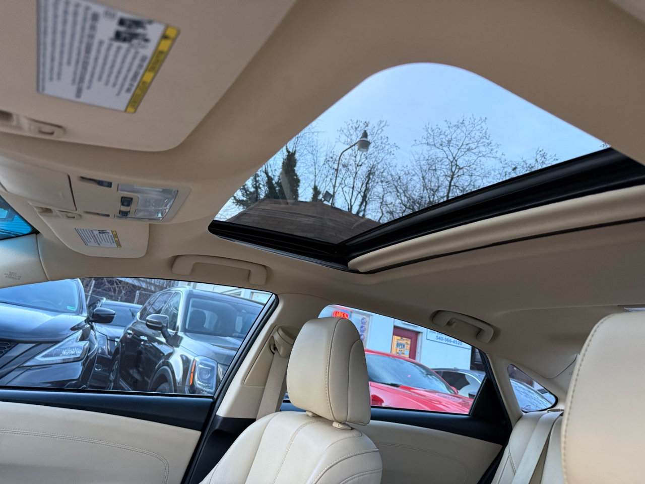 Toyota Avalon 4dr Sdn XLE Premium (Natl) 2016