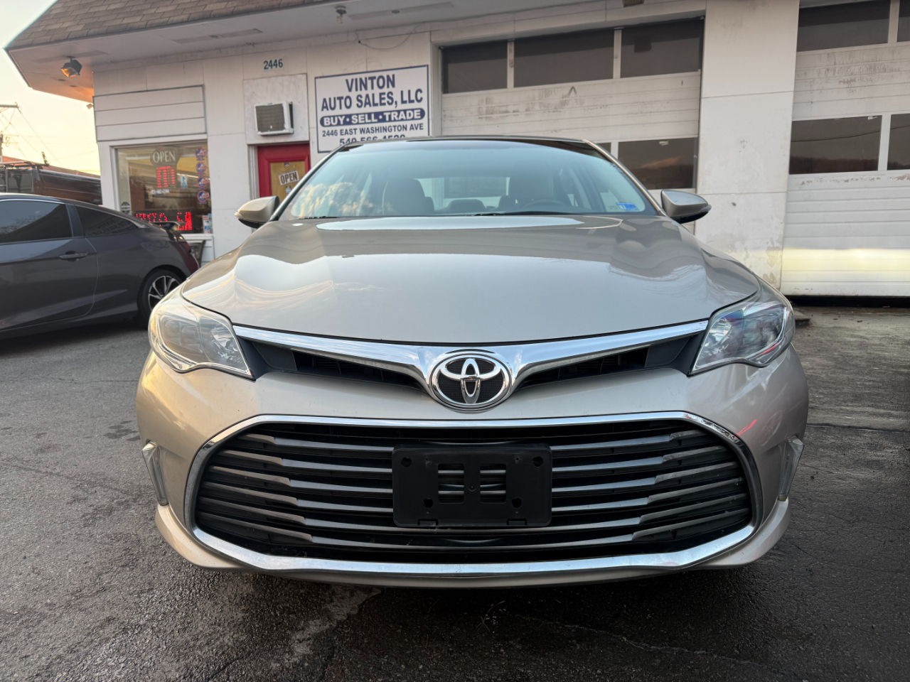 Toyota Avalon 4dr Sdn XLE Premium (Natl) 2016