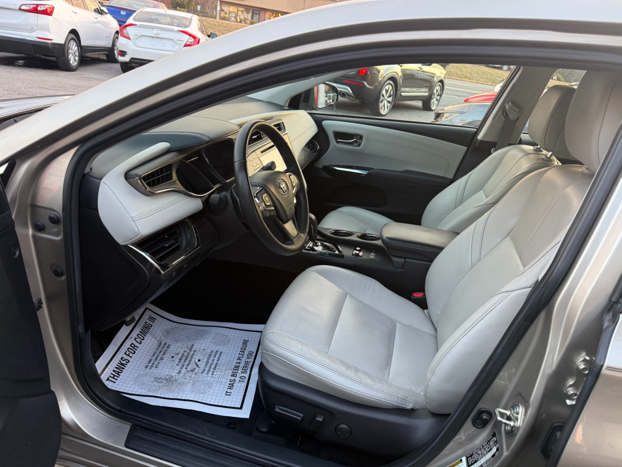 Toyota Avalon 4dr Sdn XLE Premium (Natl) 2016