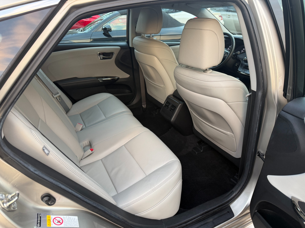 Toyota Avalon 4dr Sdn XLE Premium (Natl) 2016