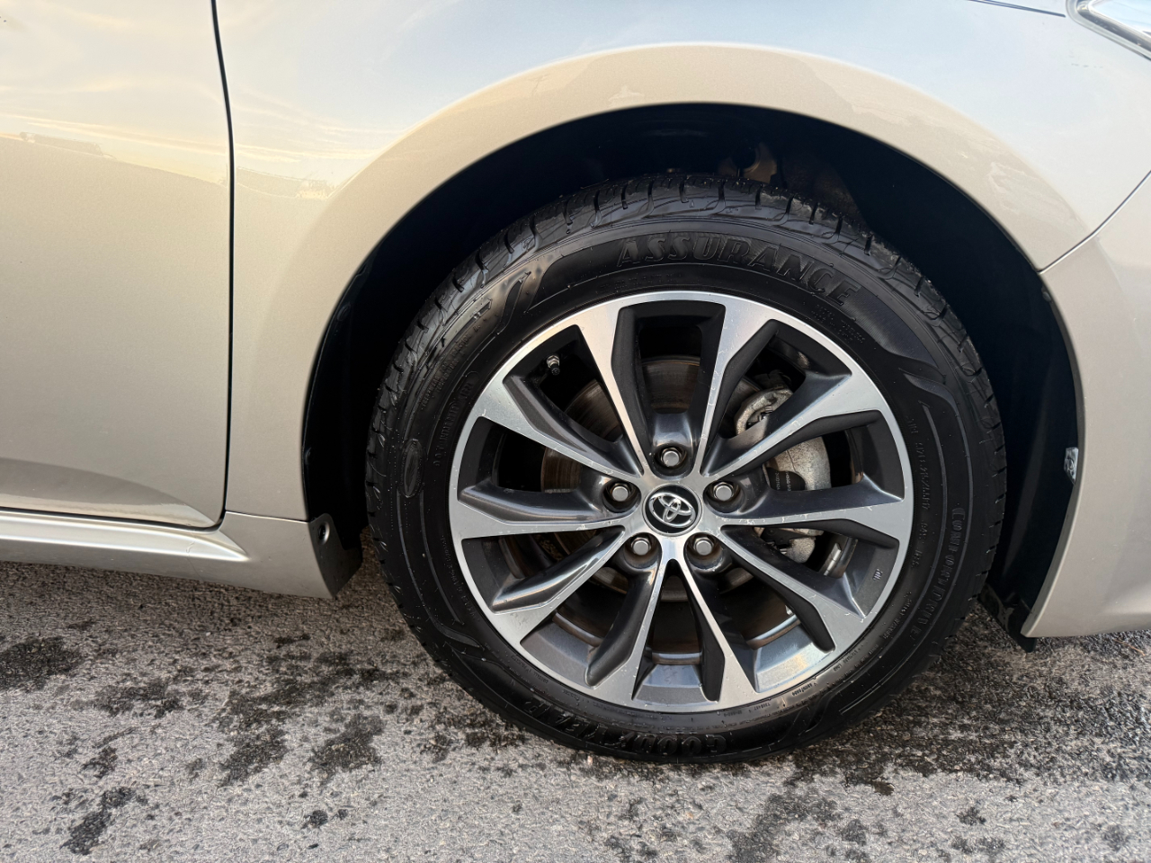 Toyota Avalon 4dr Sdn XLE Premium (Natl) 2016