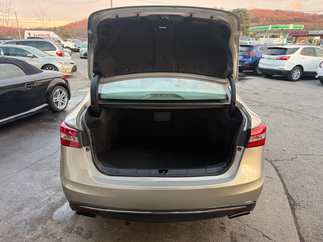 Toyota Avalon 4dr Sdn XLE Premium (Natl) 2016