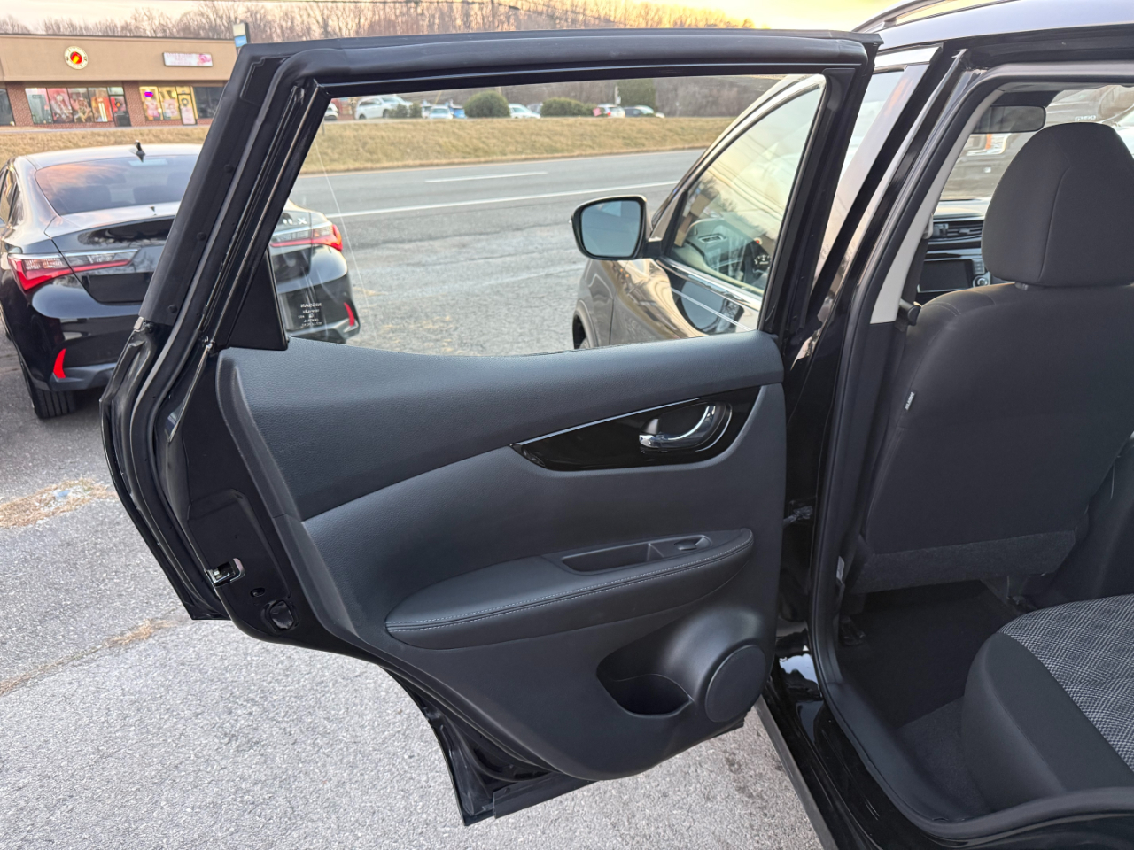 Nissan Rogue Sport FWD SV 2021