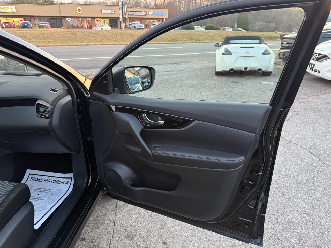 Nissan Rogue Sport FWD SV 2021