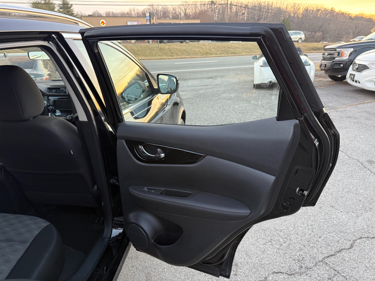 Nissan Rogue Sport FWD SV 2021