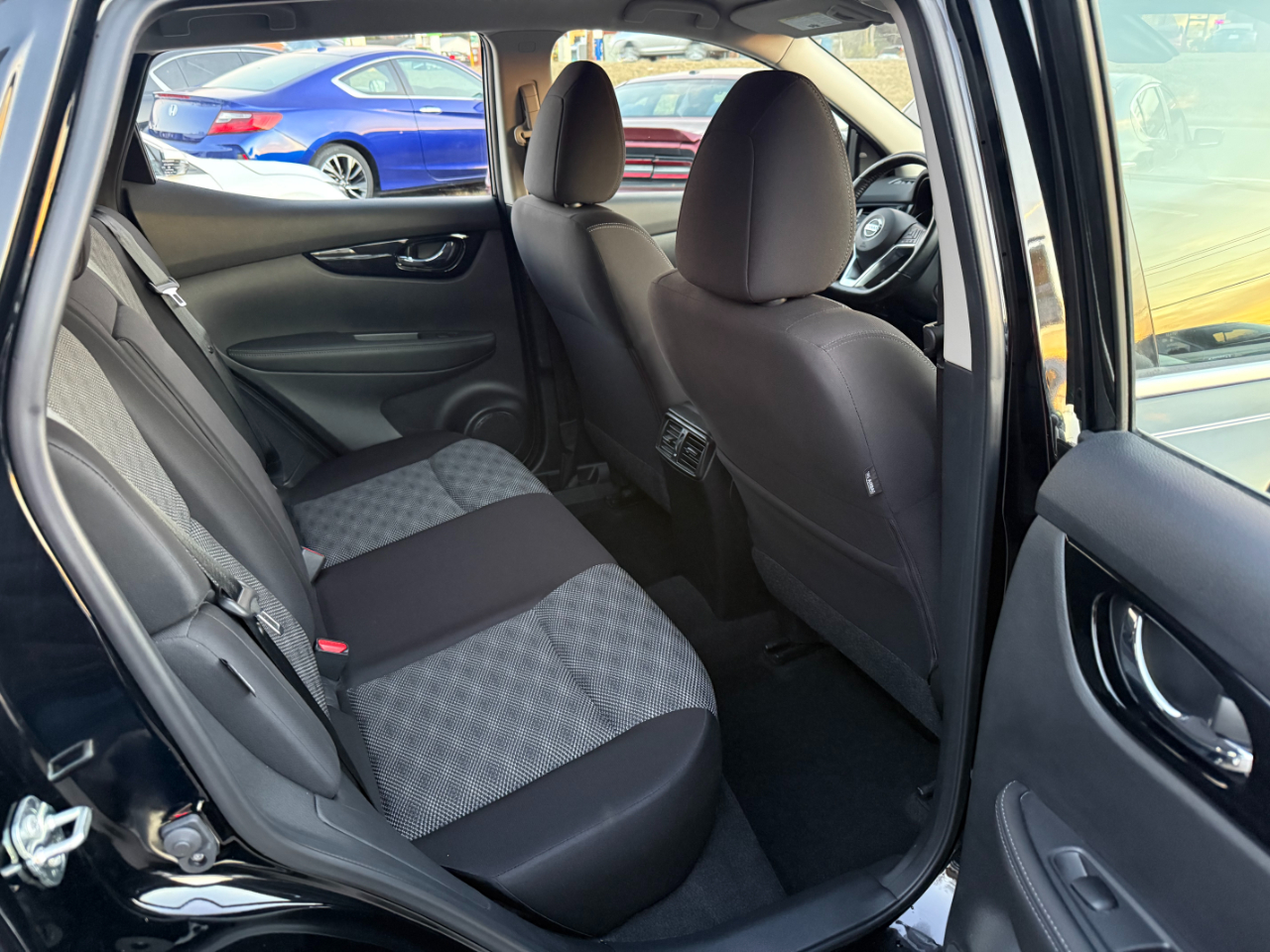 Nissan Rogue Sport FWD SV 2021