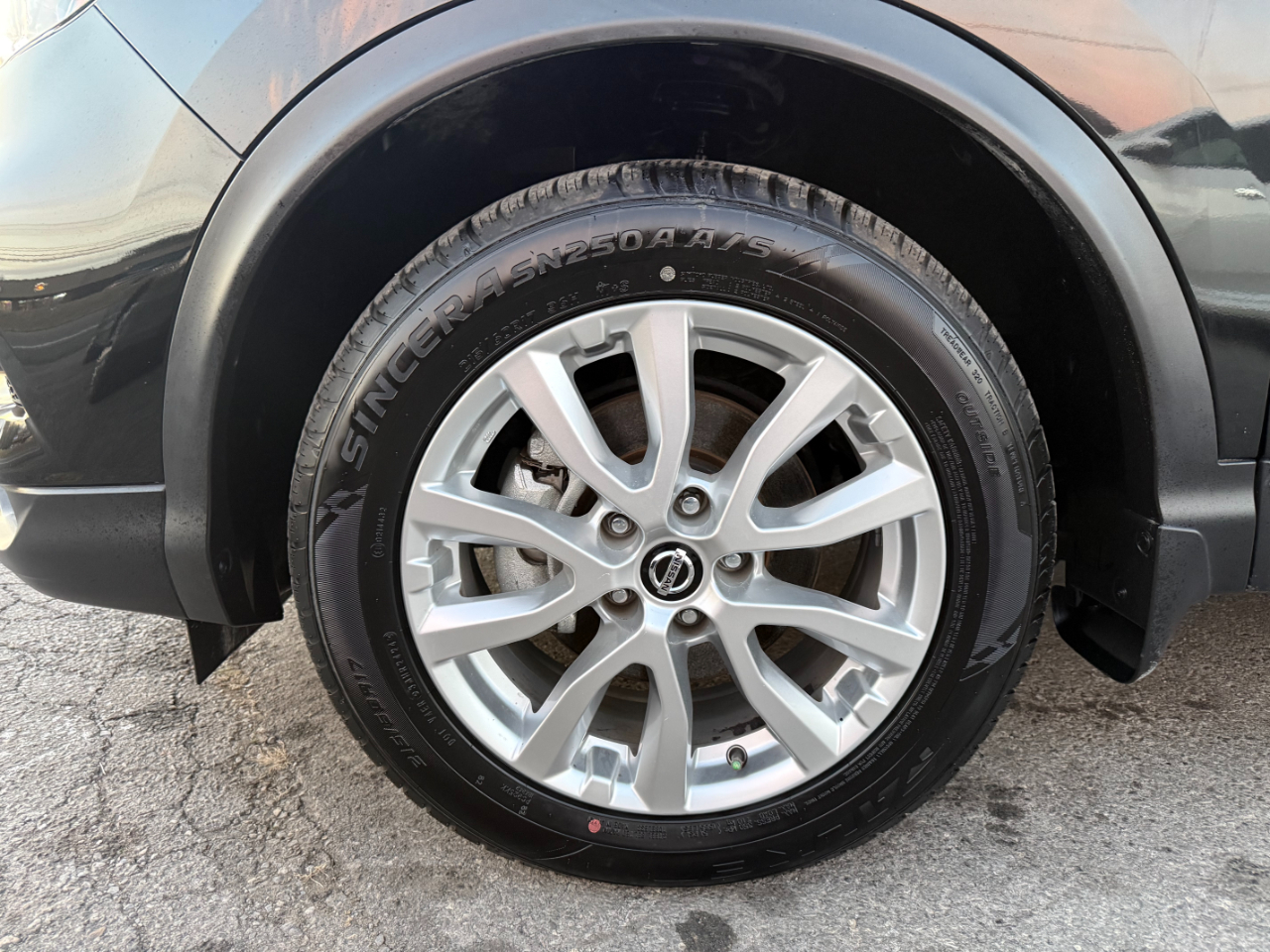 Nissan Rogue Sport FWD SV 2021