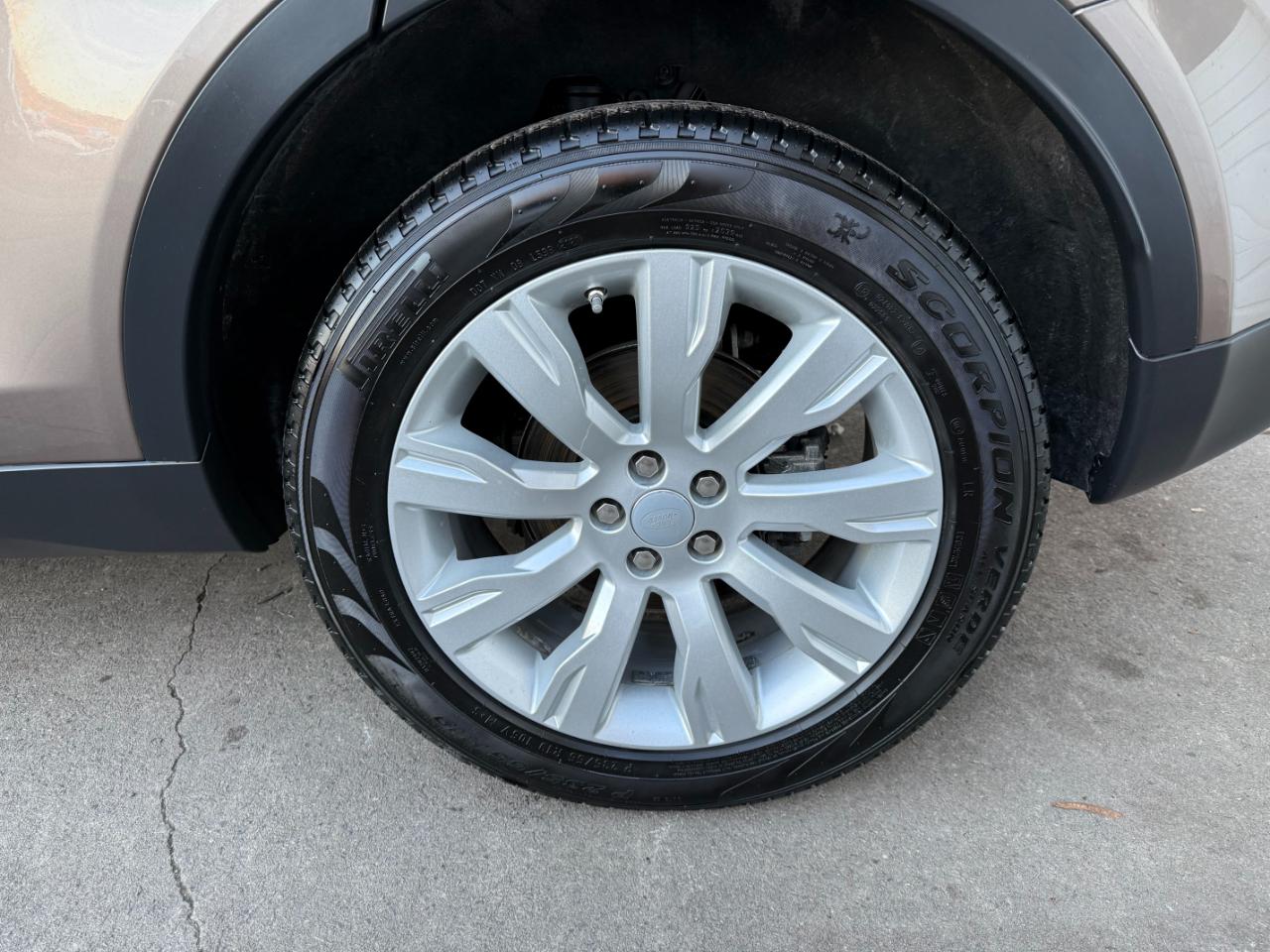 Land Rover Discovery Sport  2016