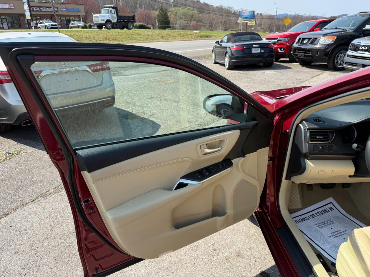 Toyota Camry XLE Auto (Natl) 2017