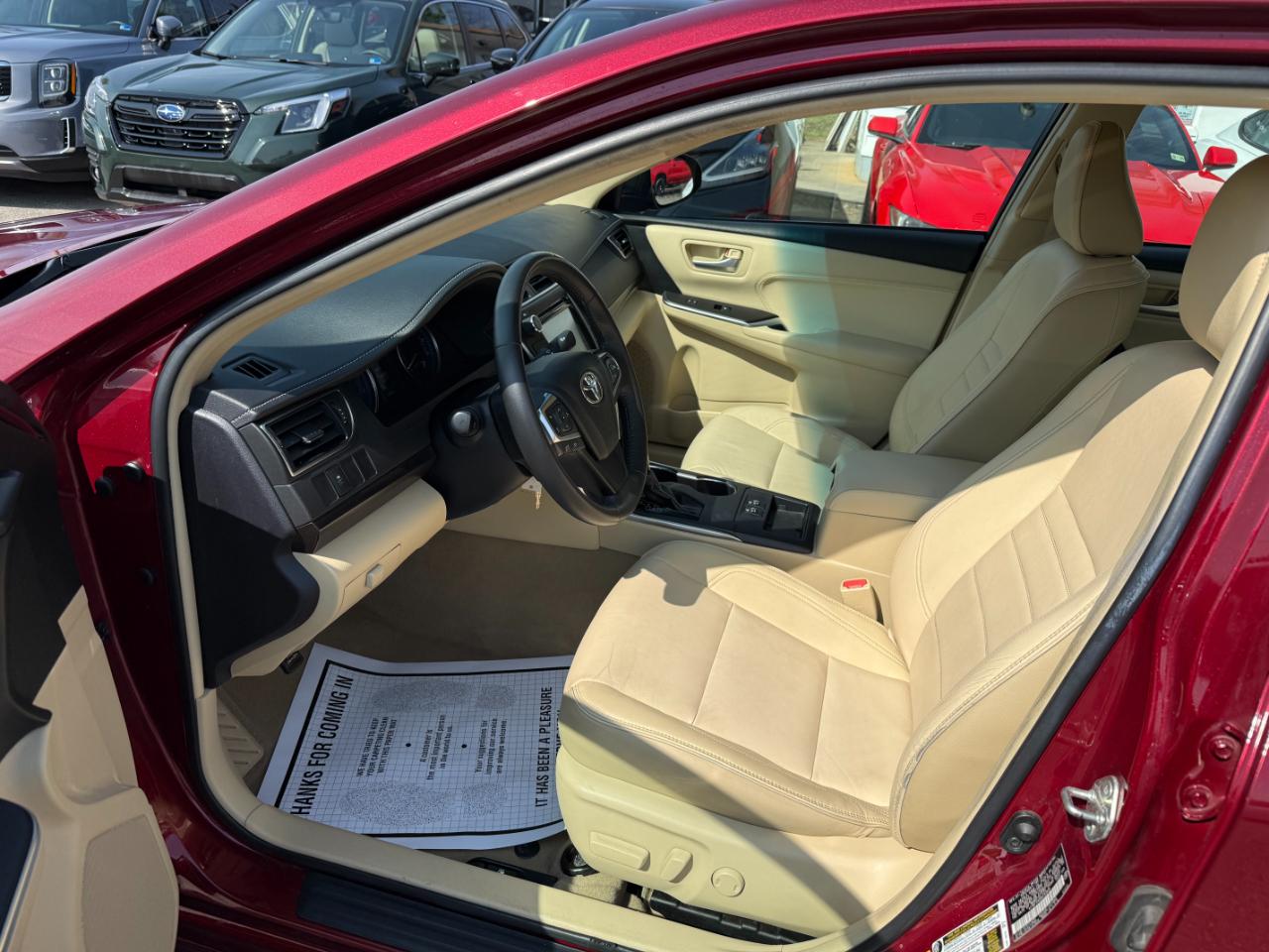 Toyota Camry XLE Auto (Natl) 2017