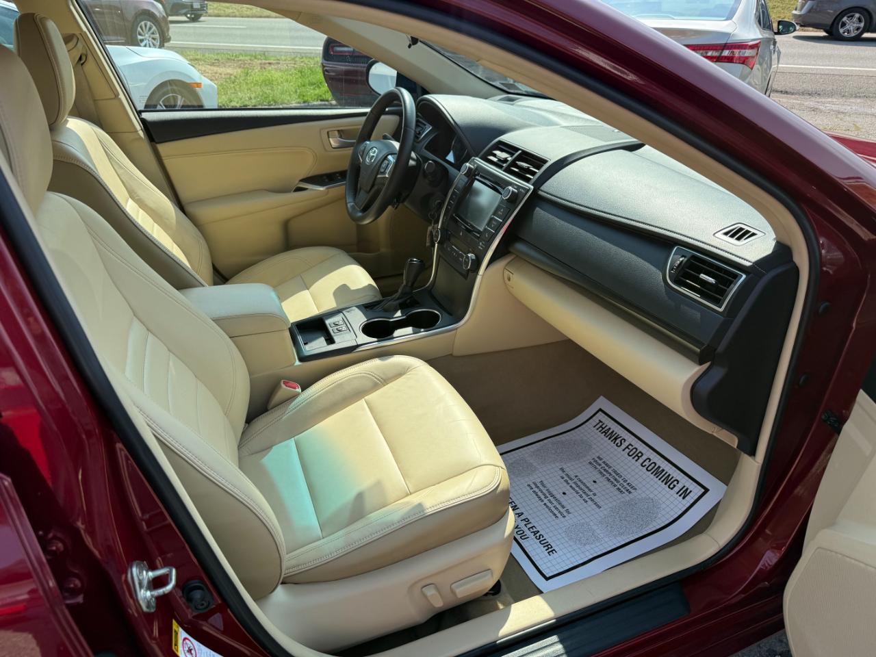 Toyota Camry XLE Auto (Natl) 2017