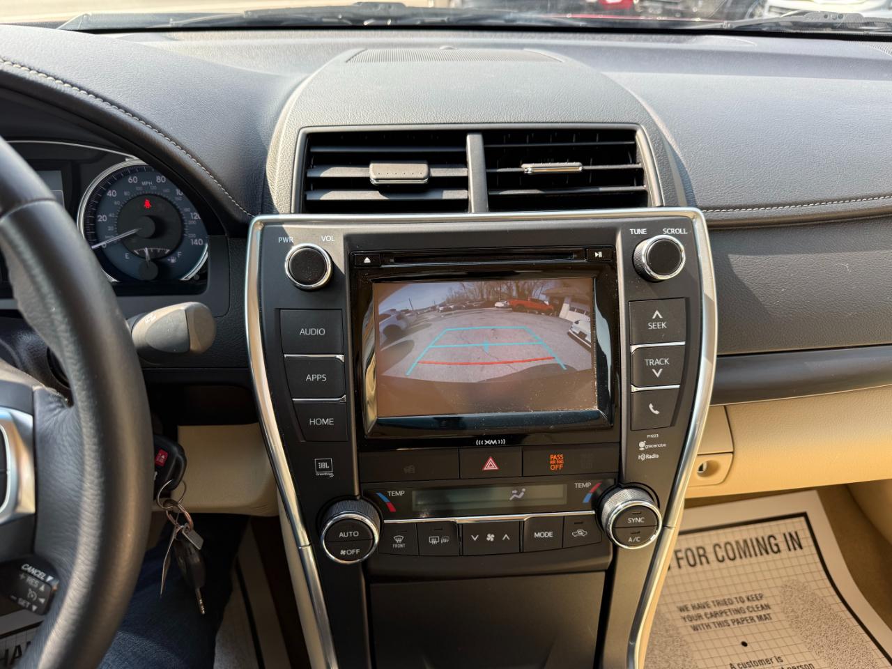 Toyota Camry XLE Auto (Natl) 2017