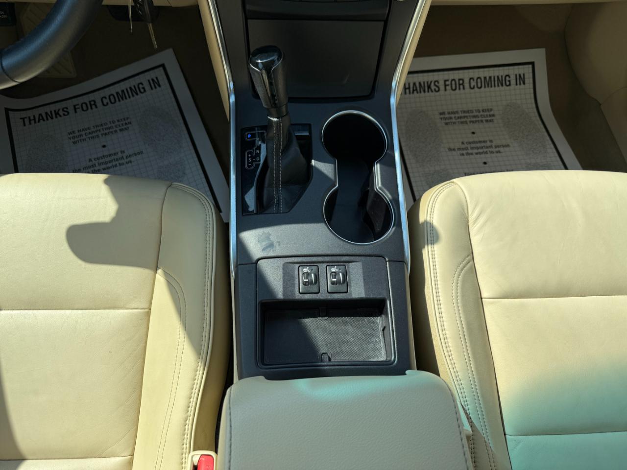 Toyota Camry XLE Auto (Natl) 2017