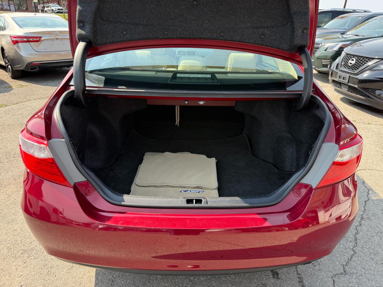 Toyota Camry XLE Auto (Natl) 2017