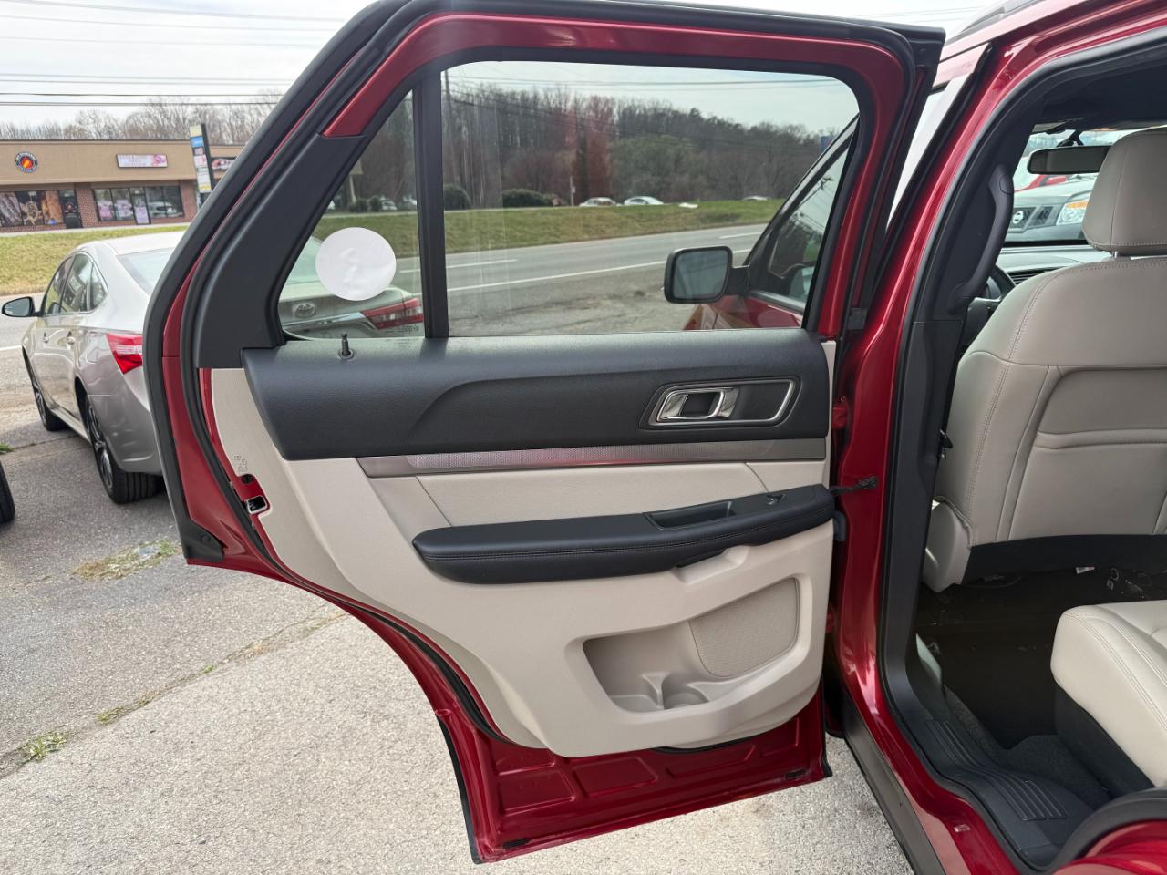 Ford Explorer XLT 4WD 2019