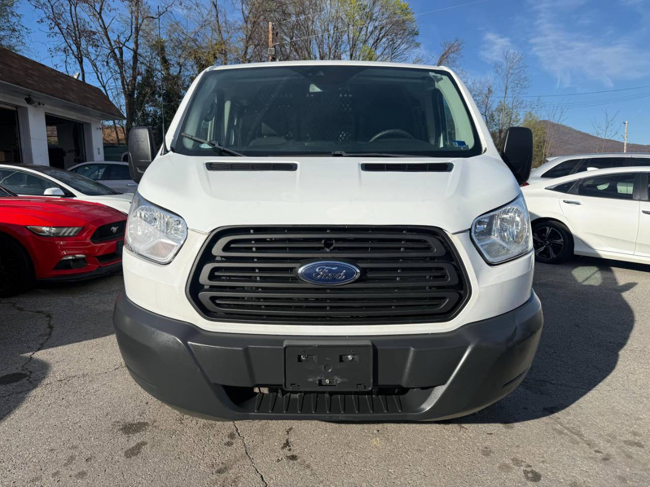 Ford Transit Van T-250 130" Low Rf 9000 GVWR Swing-Out RH Dr 2018
