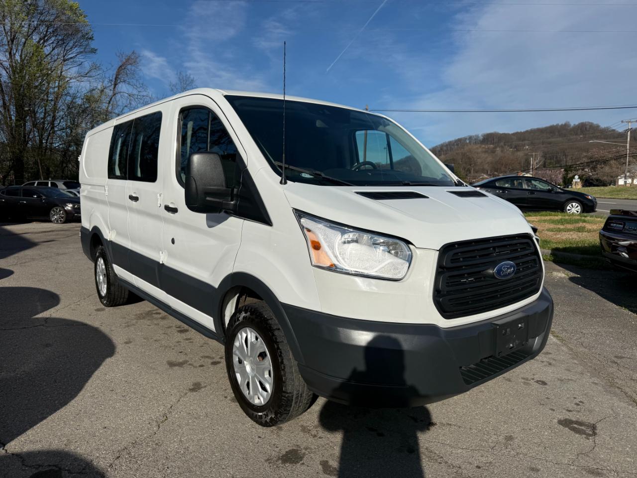 Ford Transit Van T-250 130" Low Rf 9000 GVWR Swing-Out RH Dr 2018