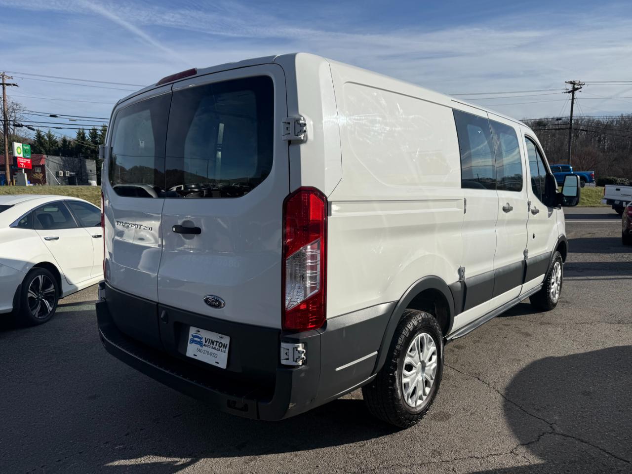 Ford Transit Van T-250 130" Low Rf 9000 GVWR Swing-Out RH Dr 2018