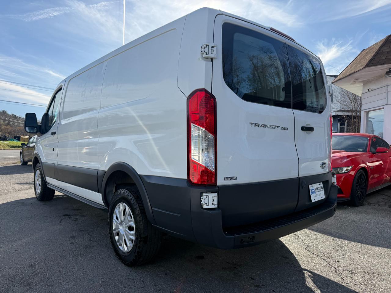Ford Transit Van T-250 130" Low Rf 9000 GVWR Swing-Out RH Dr 2018