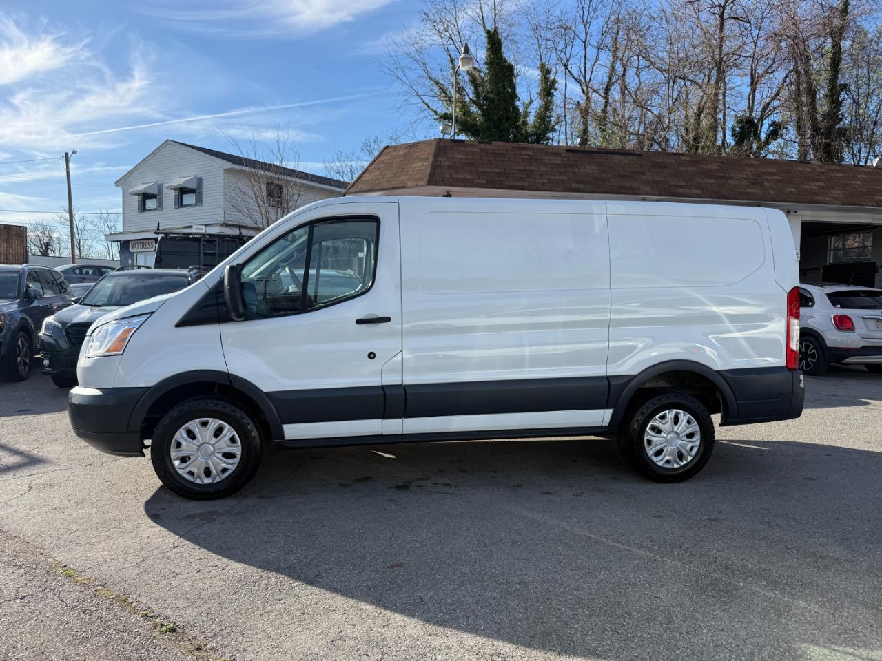 Ford Transit Van T-250 130" Low Rf 9000 GVWR Swing-Out RH Dr 2018