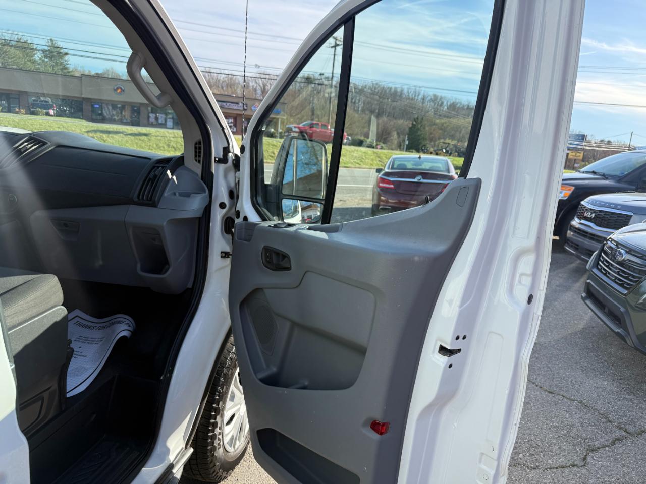 Ford Transit Van T-250 130" Low Rf 9000 GVWR Swing-Out RH Dr 2018