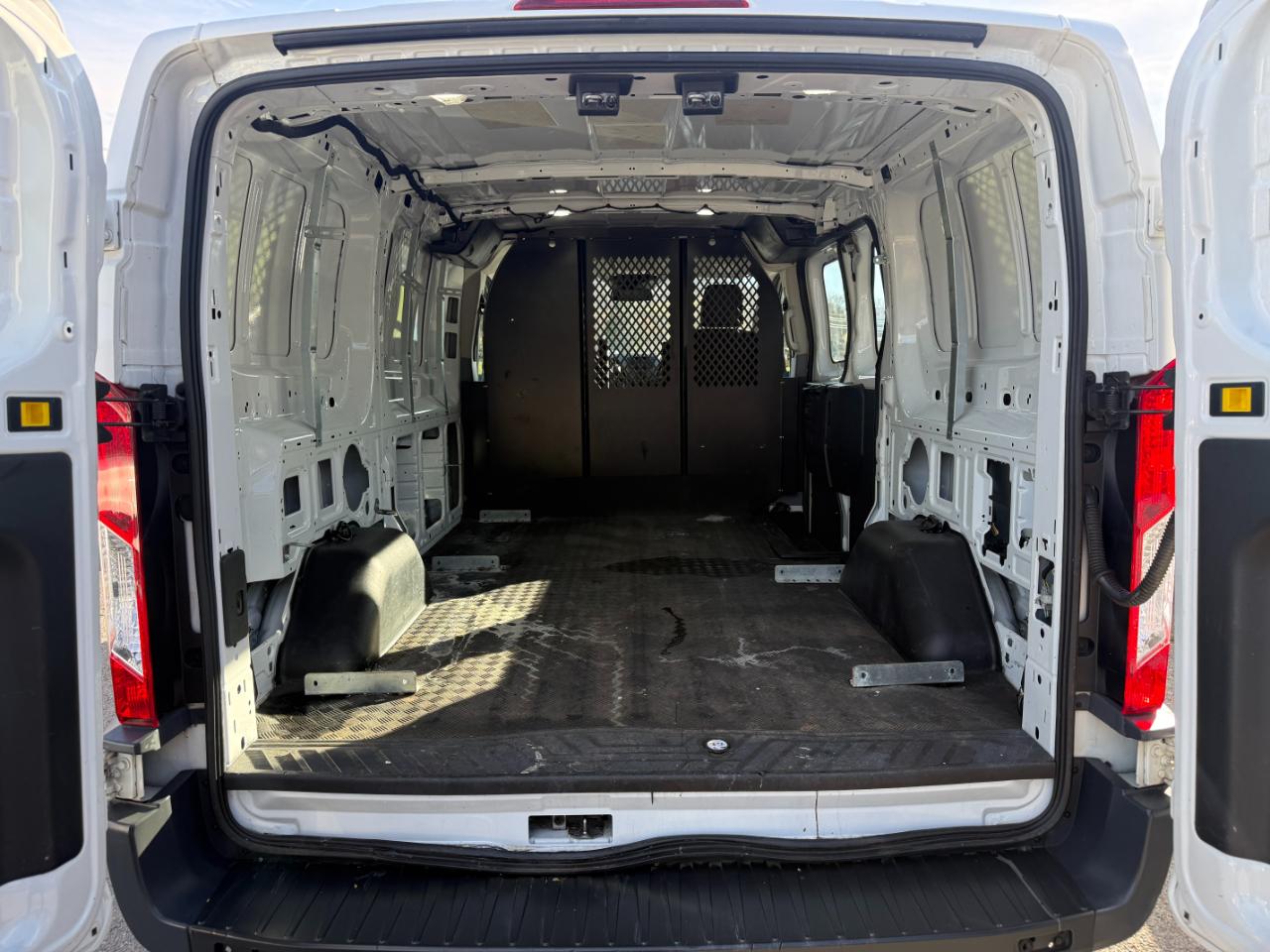 Ford Transit Van T-250 130" Low Rf 9000 GVWR Swing-Out RH Dr 2018