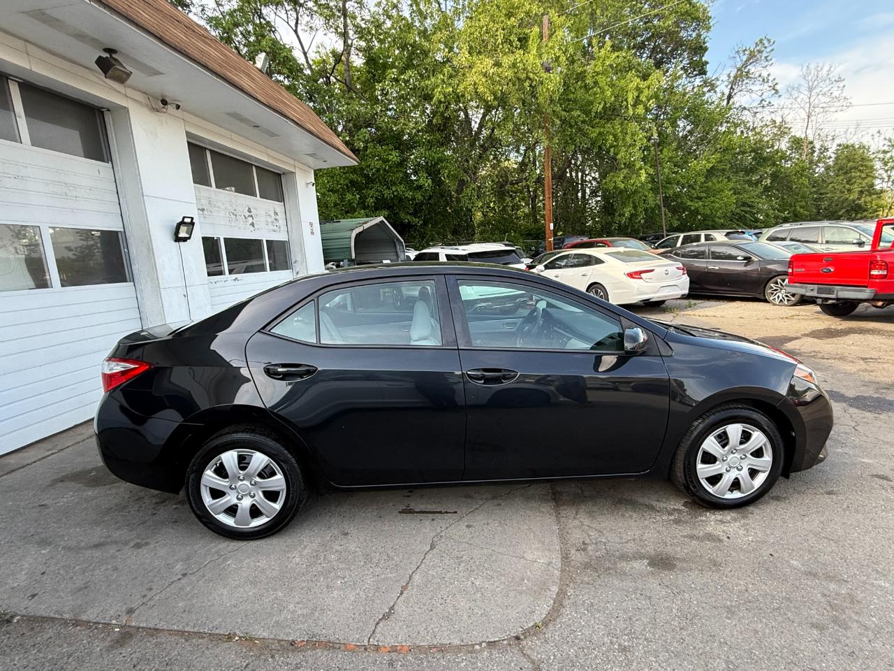 Toyota Corolla LE Premium 4D Sedan 2015