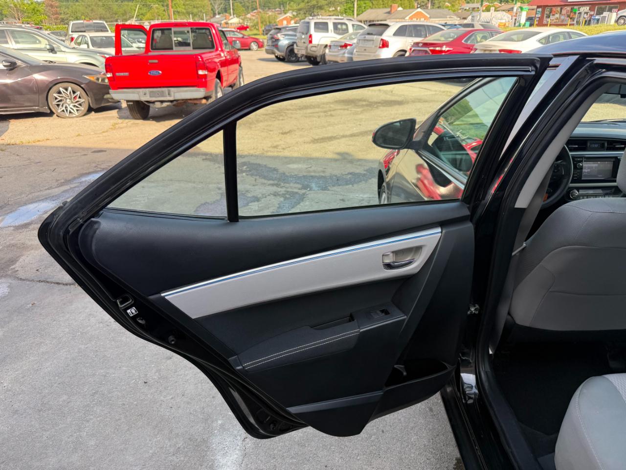 Toyota Corolla LE Premium 4D Sedan 2015