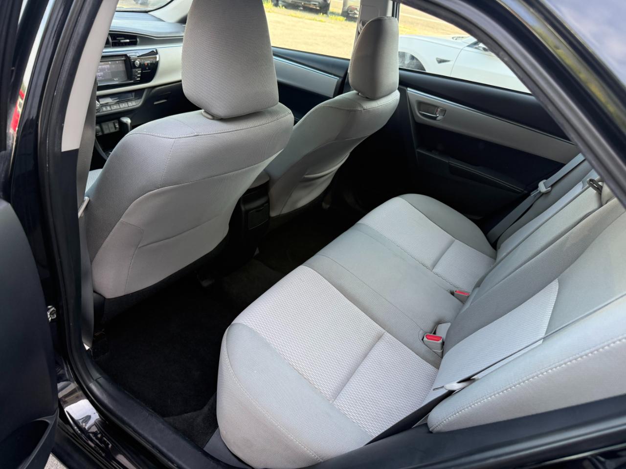 Toyota Corolla LE Premium 4D Sedan 2015