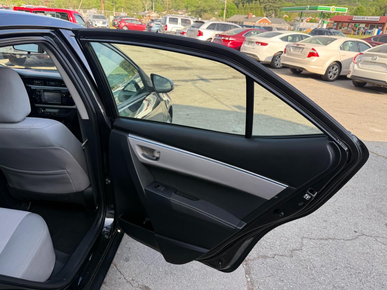 Toyota Corolla LE Premium 4D Sedan 2015