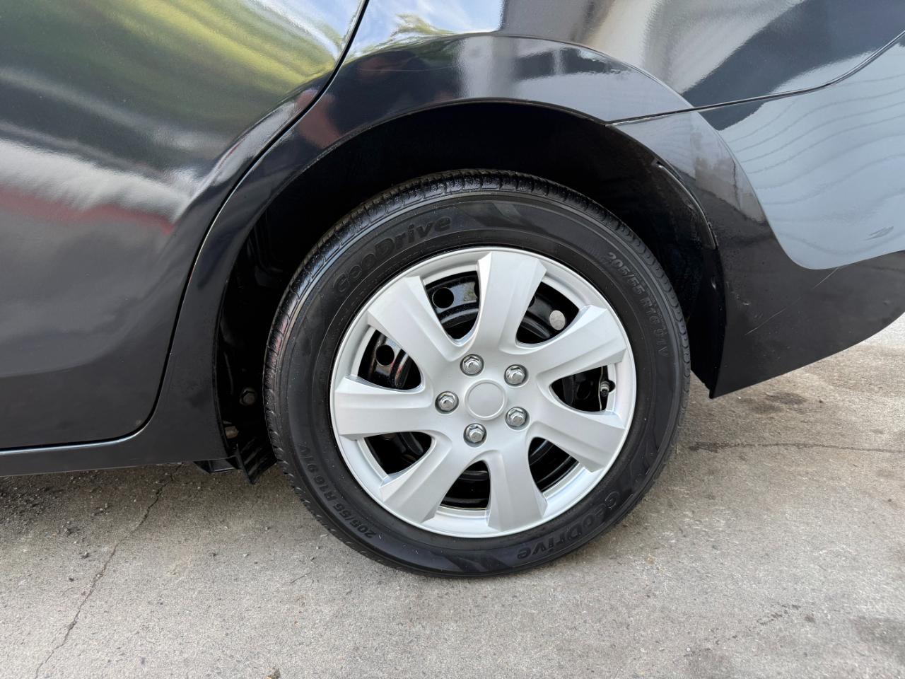 Toyota Corolla LE Premium 4D Sedan 2015