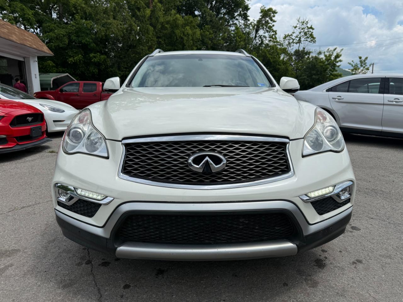 Infiniti QX50 LUXE AWD 2016