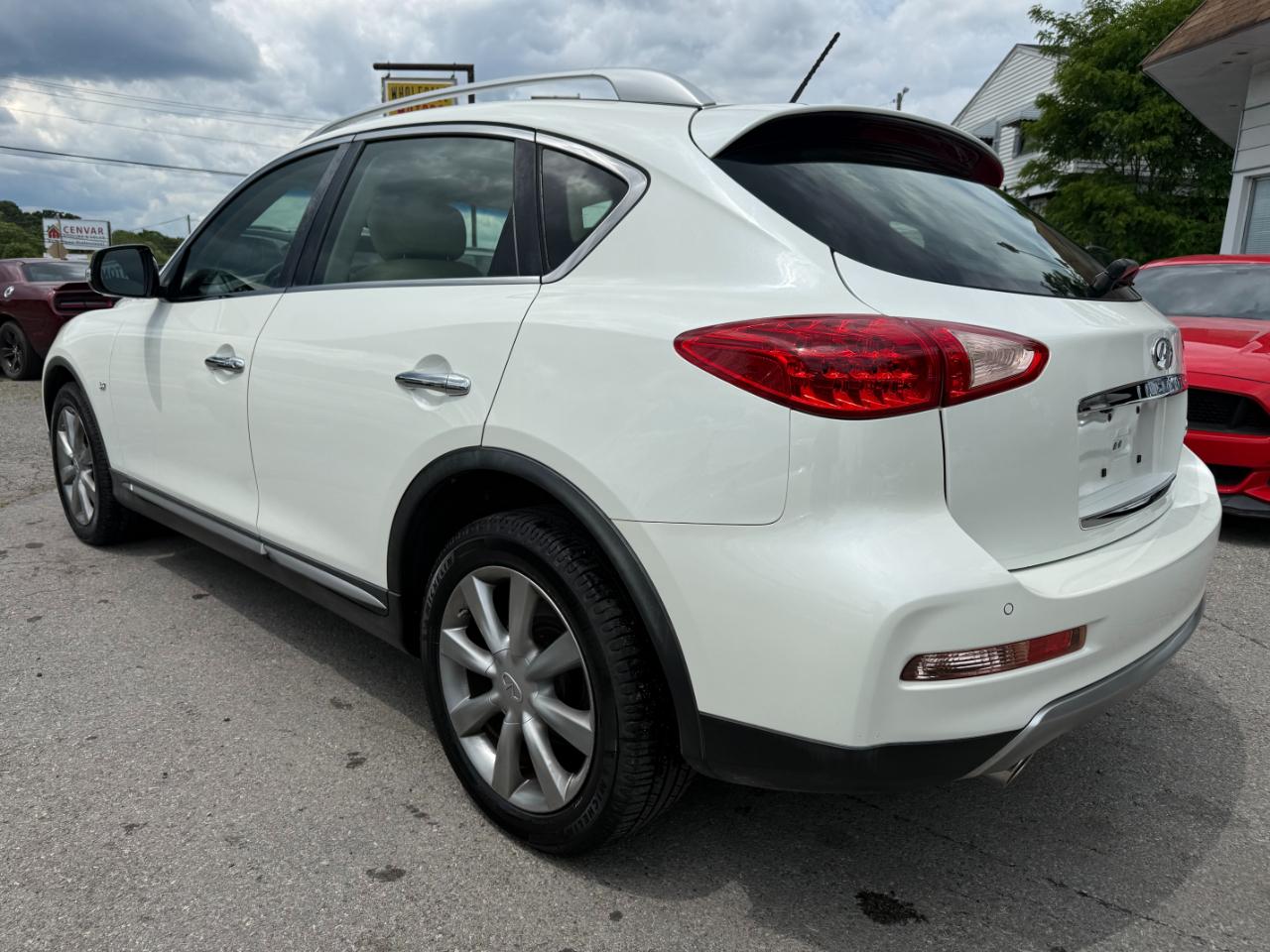 Infiniti QX50 LUXE AWD 2016