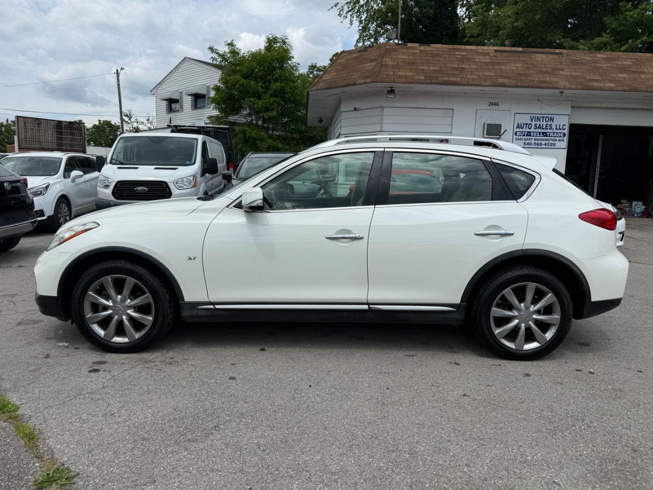 Infiniti QX50 LUXE AWD 2016