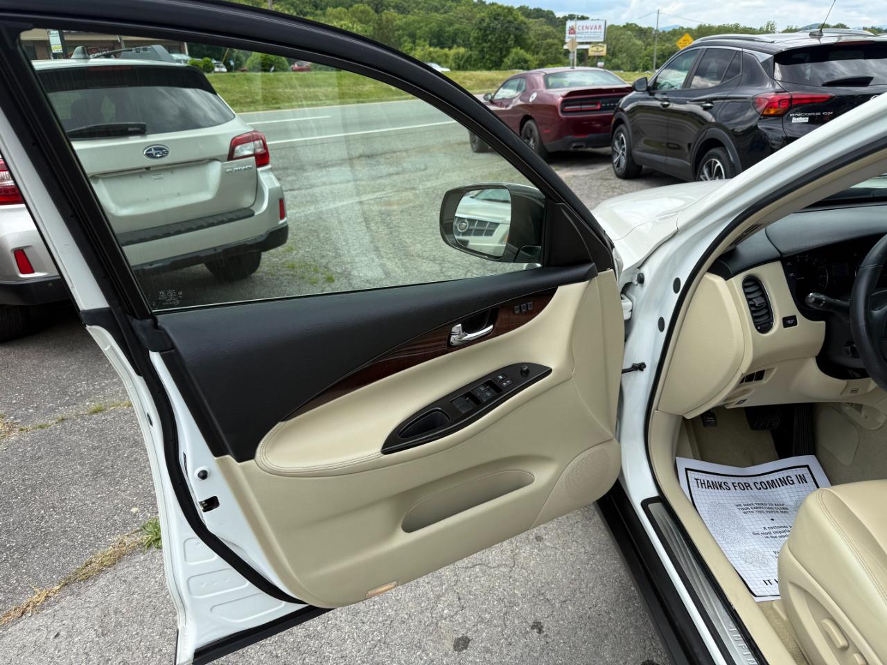 Infiniti QX50 LUXE AWD 2016