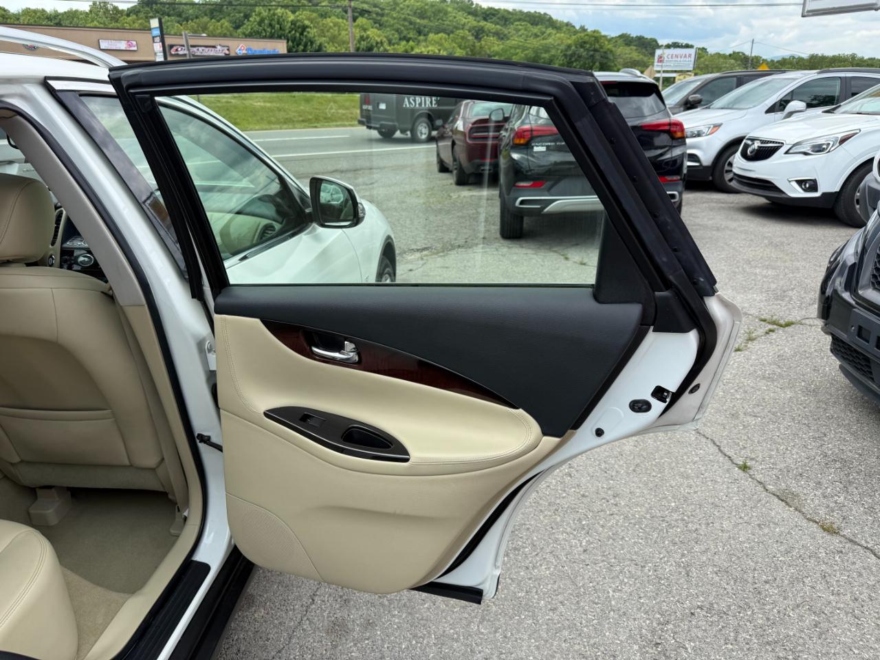 Infiniti QX50 LUXE AWD 2016