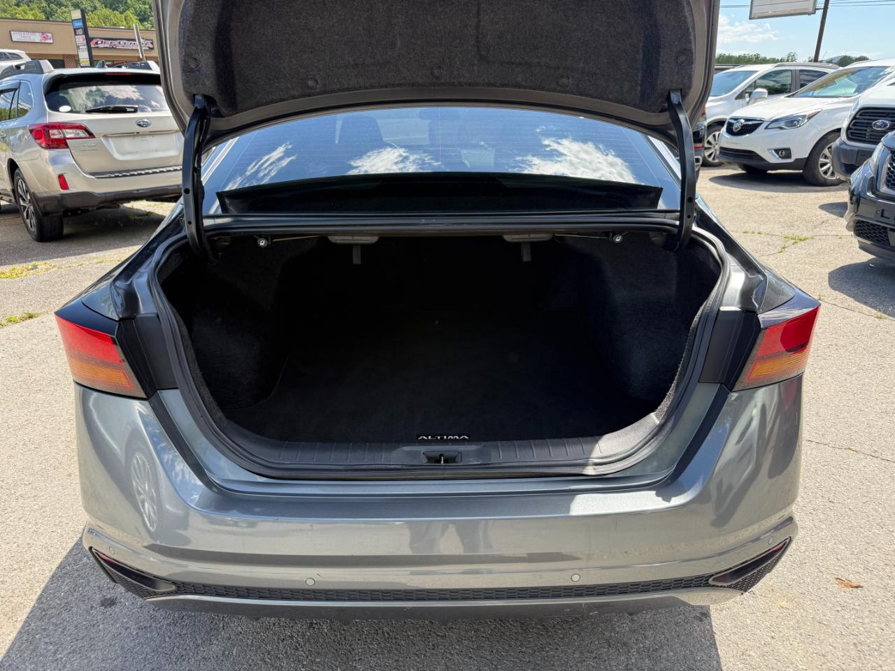 Nissan Altima 2.5 SV Sedan 2023