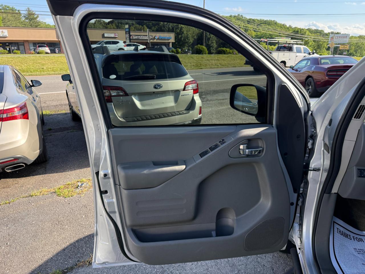 Nissan Frontier Crew Cab 4x4 SV V6 Auto 2018