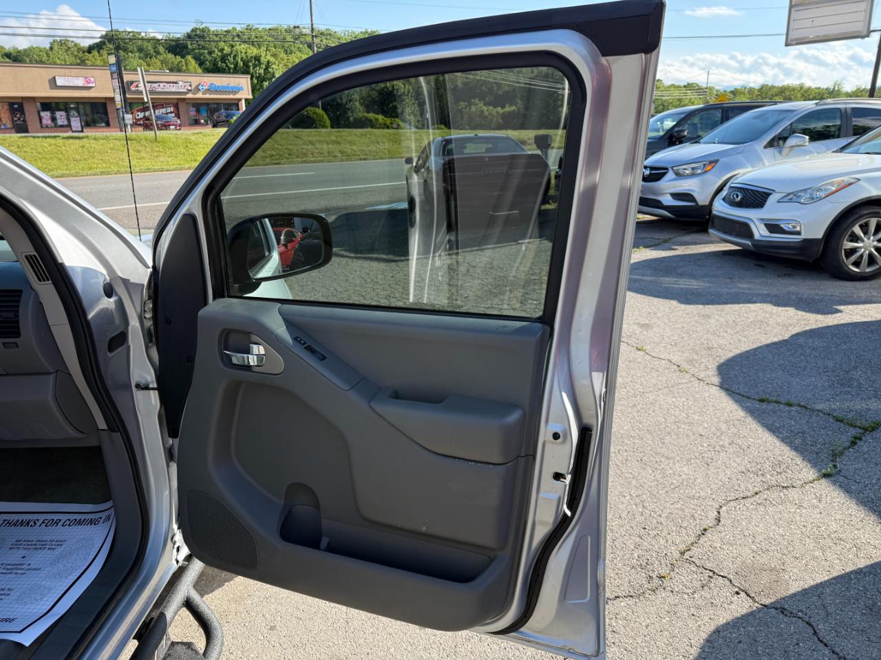 Nissan Frontier Crew Cab 4x4 SV V6 Auto 2018