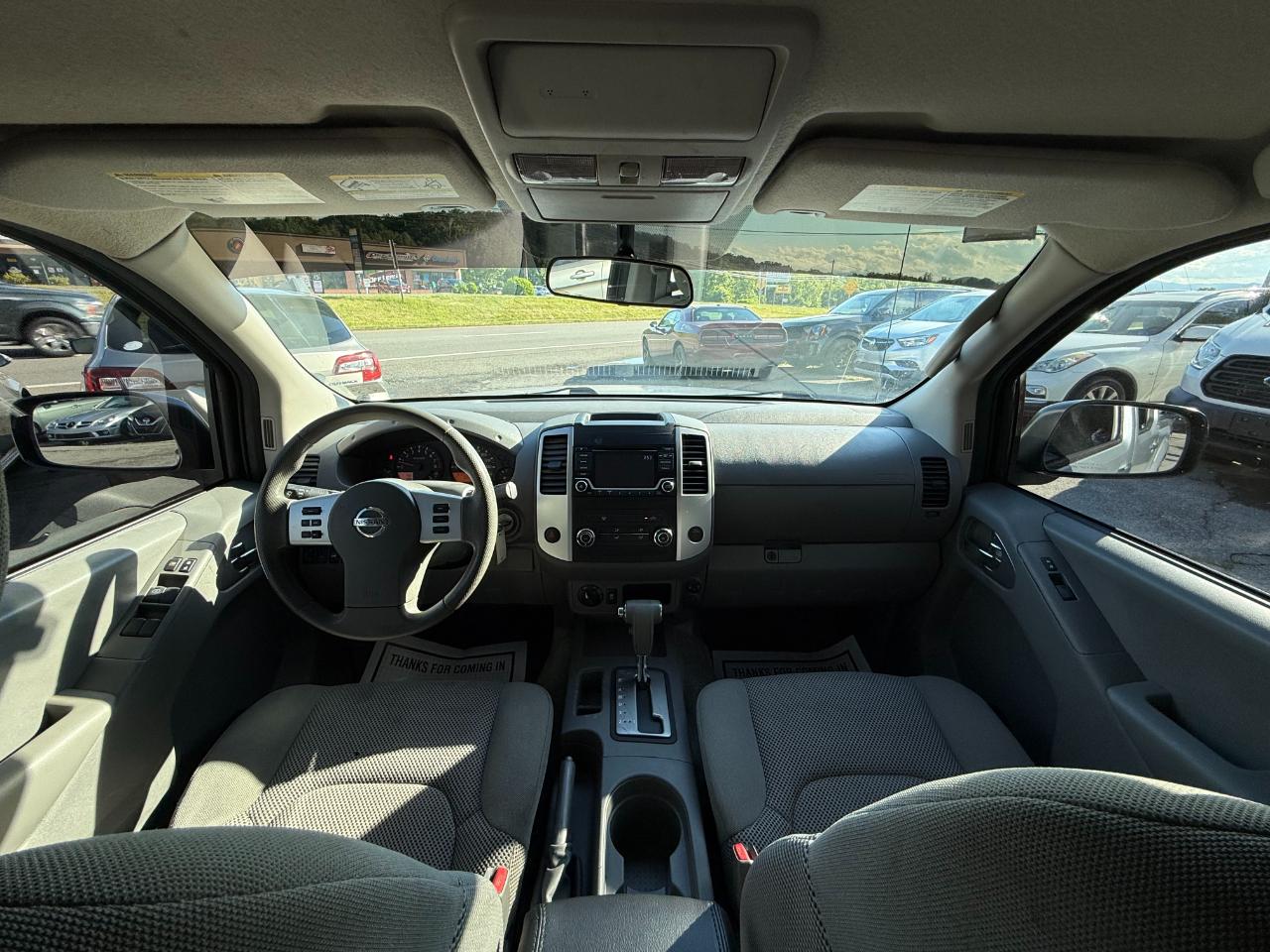 Nissan Frontier Crew Cab 4x4 SV V6 Auto 2018