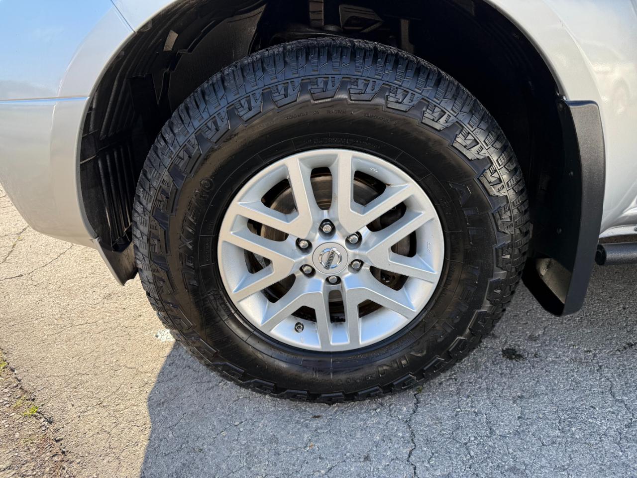 Nissan Frontier Crew Cab 4x4 SV V6 Auto 2018
