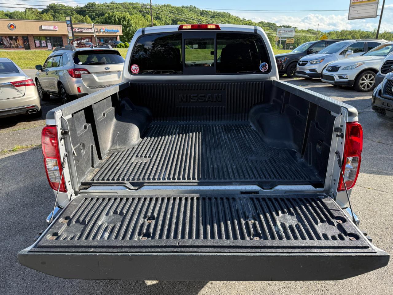 Nissan Frontier Crew Cab 4x4 SV V6 Auto 2018