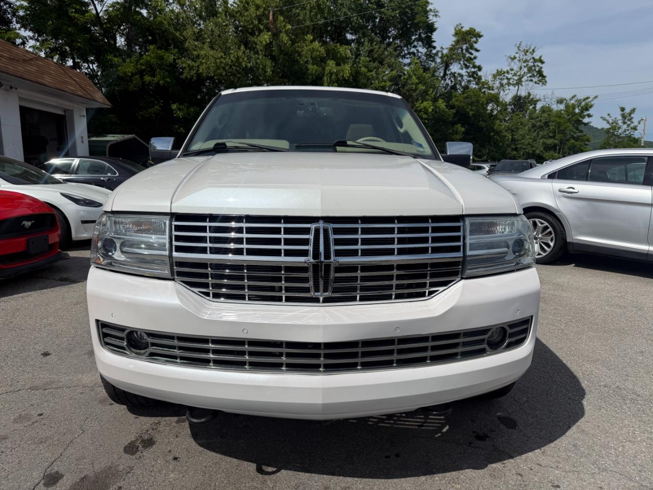 Lincoln Navigator 4WD Luxury 2010