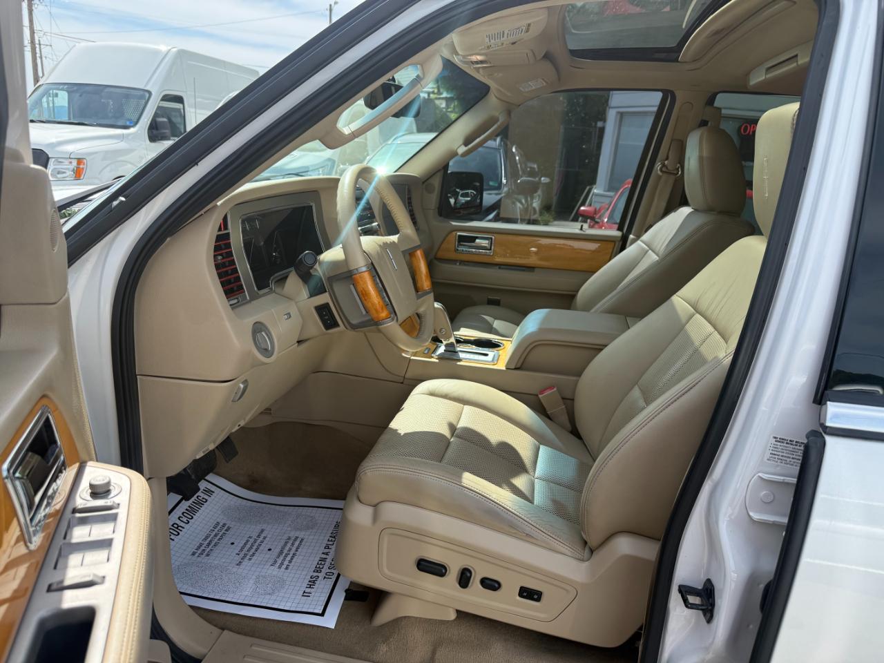 Lincoln Navigator 4WD Luxury 2010