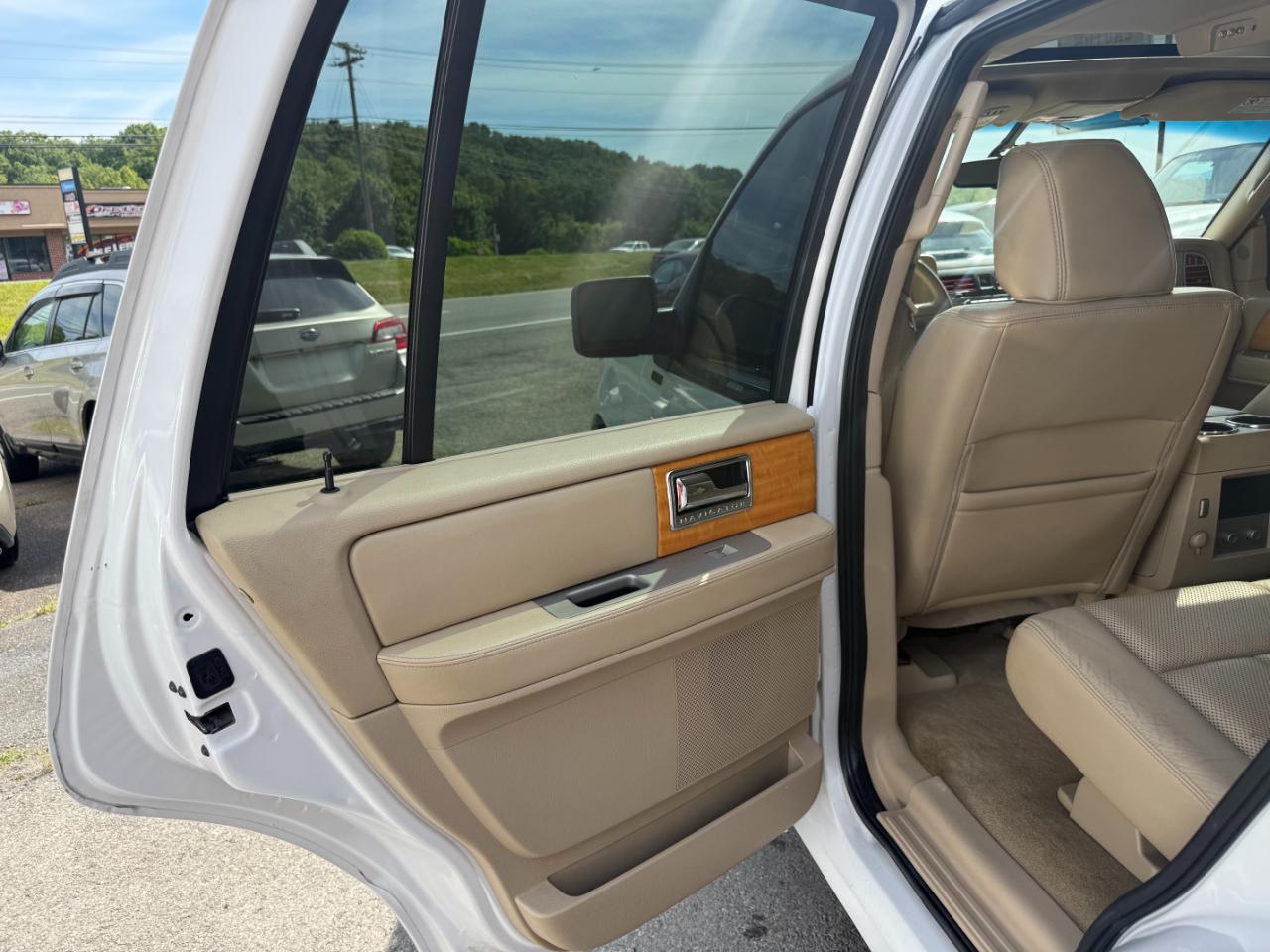 Lincoln Navigator 4WD Luxury 2010